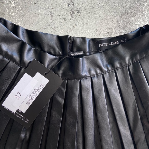 Black Faux Leather Pleated Skater Skirt - Picture 2 of 3